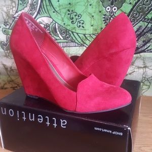 Wedge heel shoes